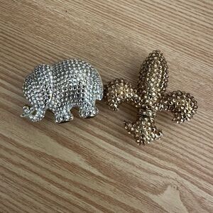 Gita Costa Sparkling Silver Elephant and Gold Fleur-de-lis belt buckle Set